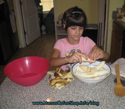 B-Peeling-Bananas-For-Mamas-Banana-Bread