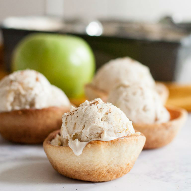 easy-apple-pie-ice-cream