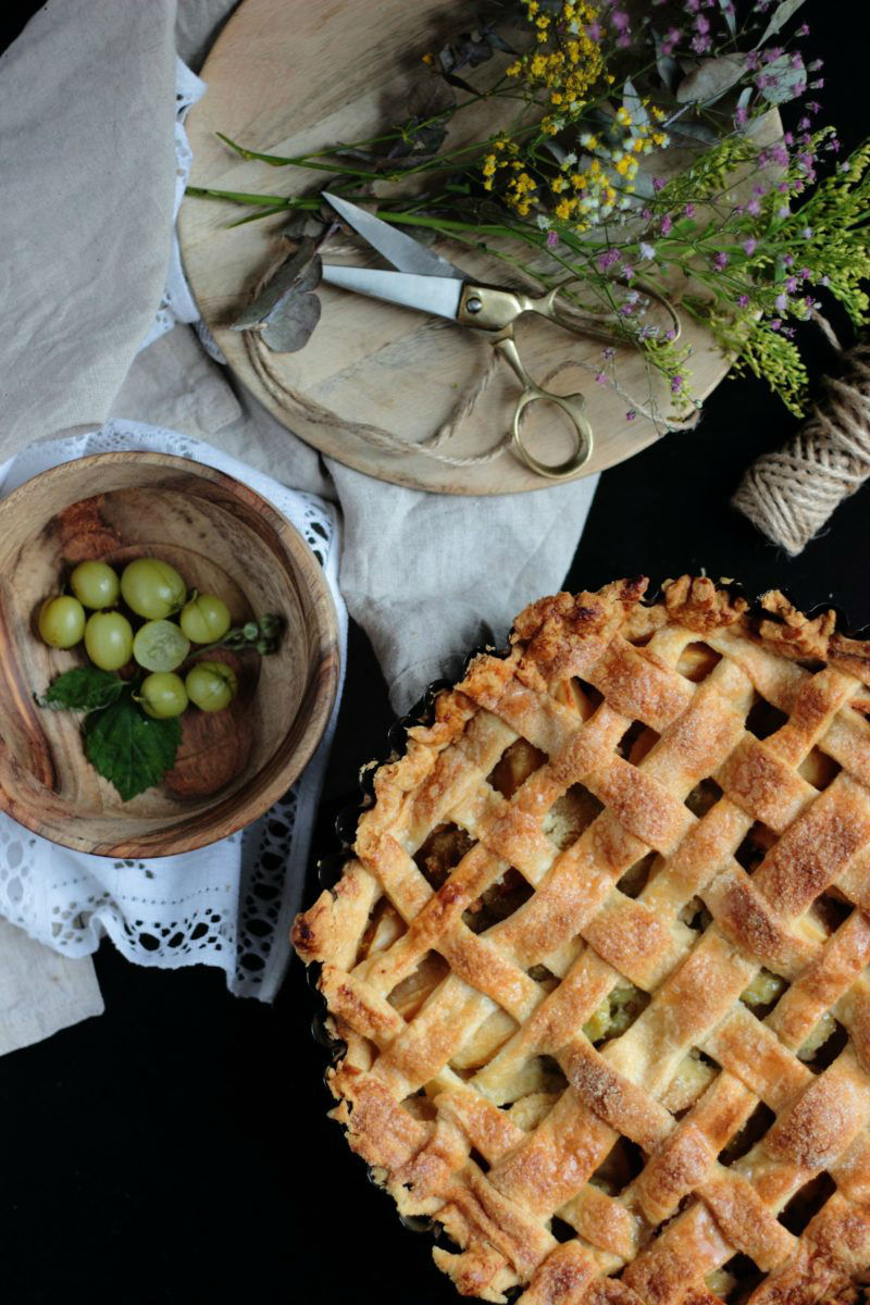gooseberry-apple-pie