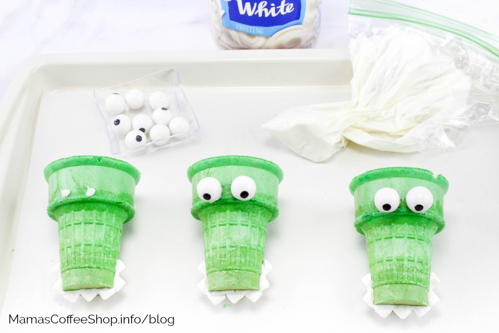 alligator cupcakes